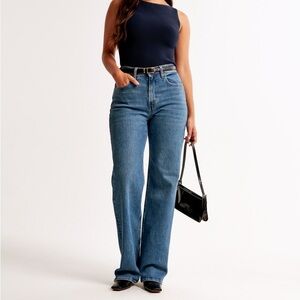 Abercrombie & Fitch - Curve Love High Rise 90s Relaxed Jean Medium Wash - 29 - R